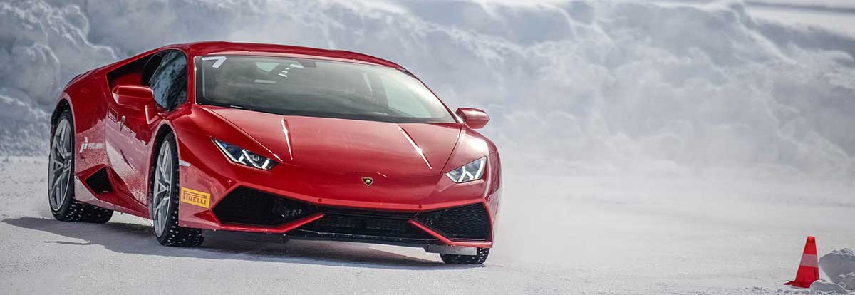 Livigno-Lamborghini_Winter_Accademia